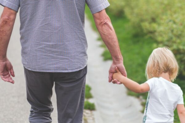 El TC limita la ampliación del permiso de nacimiento en familias biparentales