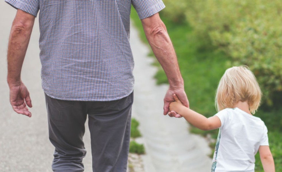 El TC limita la ampliación del permiso de nacimiento en familias biparentales